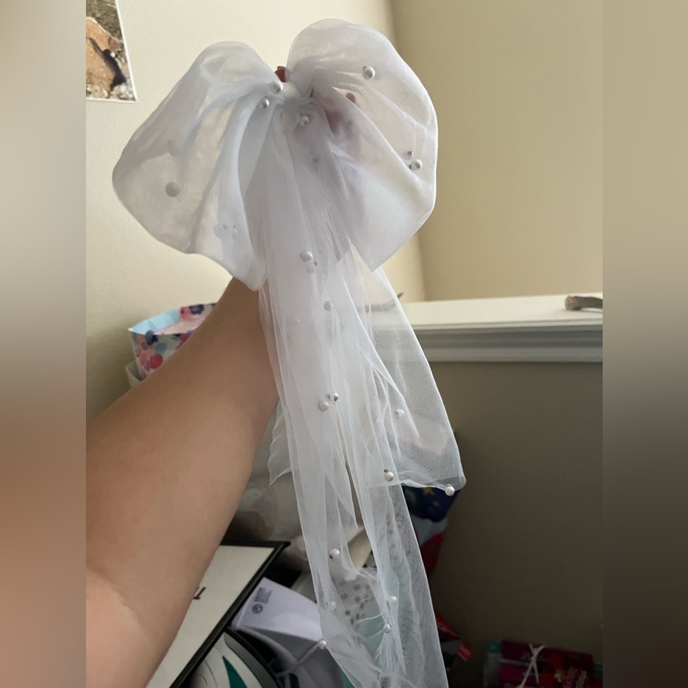 Tulle bow with Pearl embellishments